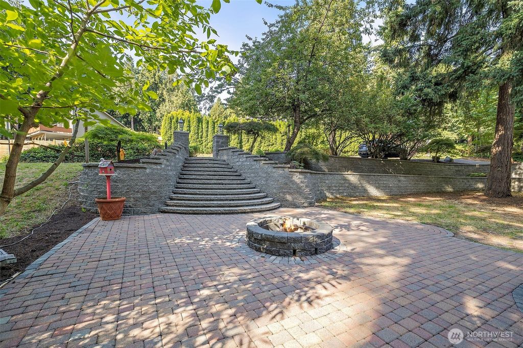 Photo of 21911 4th Avenue SE, Bothell, WA 98021 (MLS # 2424477)