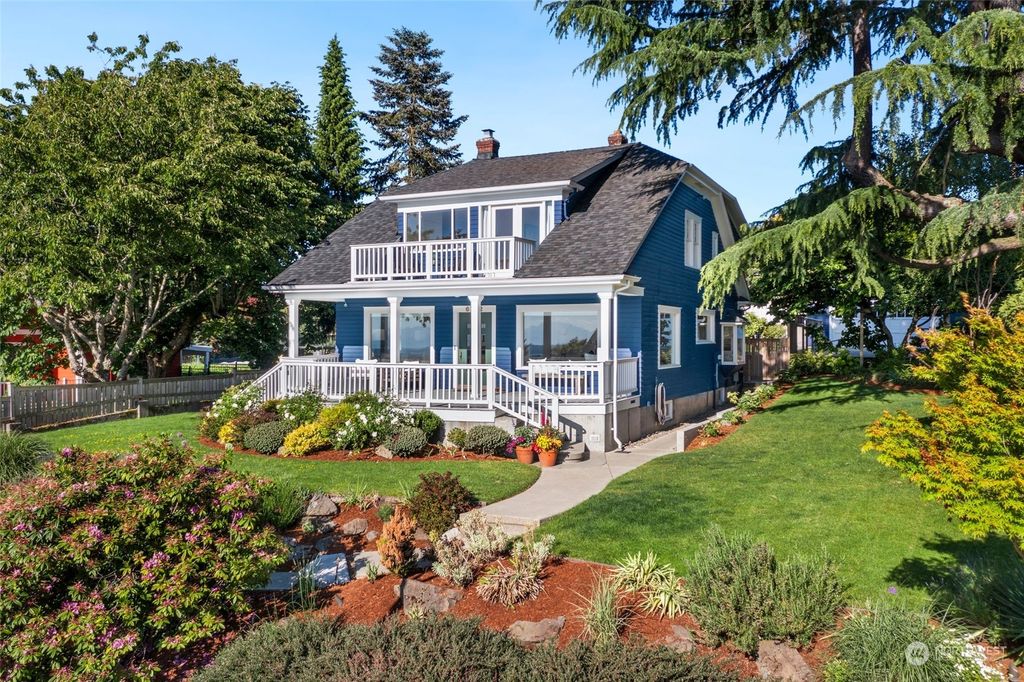 Photo of 6752 41st Avenue SW, Seattle, WA 98136 (MLS # 2246705)