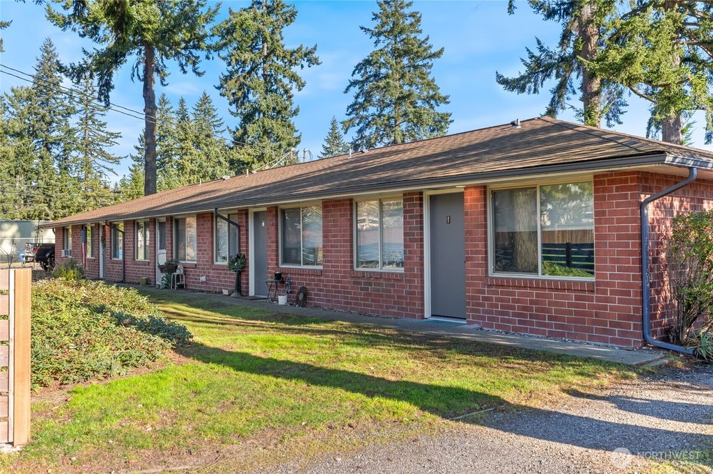 Photo of 19207 60th Avenue W, Lynnwood, WA 98036 (MLS # 2472323)
