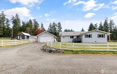 Photo of 5295 Bounty Loop, Freeland, WA 98249 (MLS # 2504644)