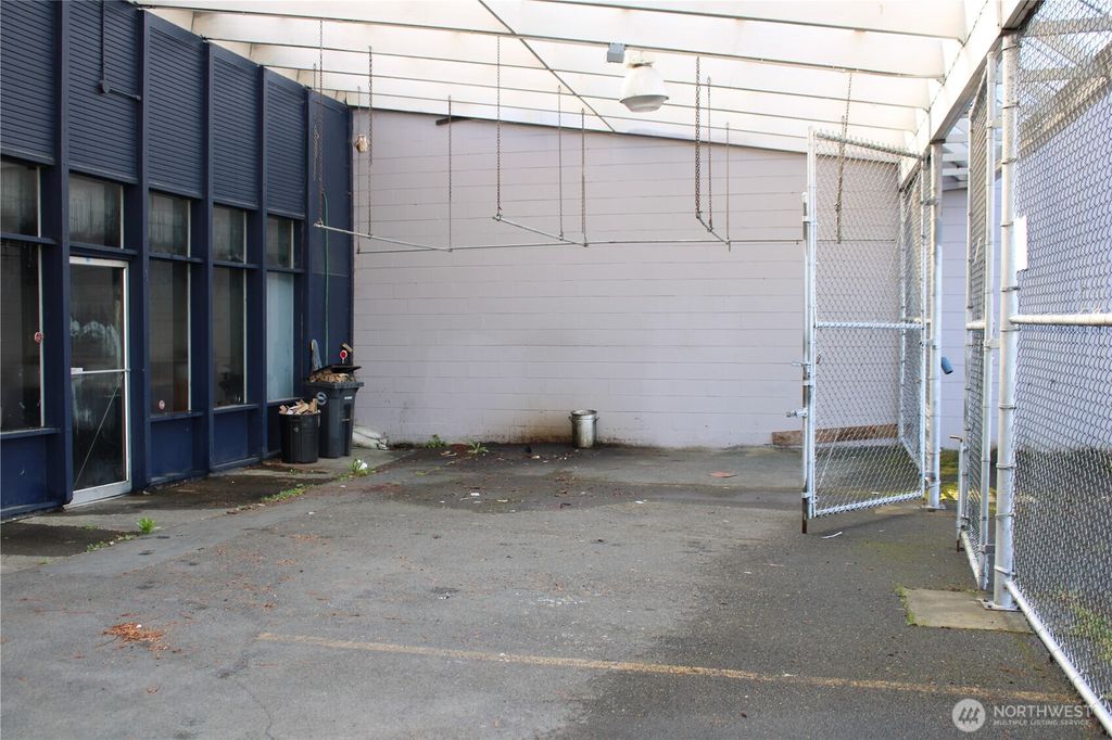 Photo of 414 7th Street, Hoquiam, WA 98550 (MLS # 2490302)