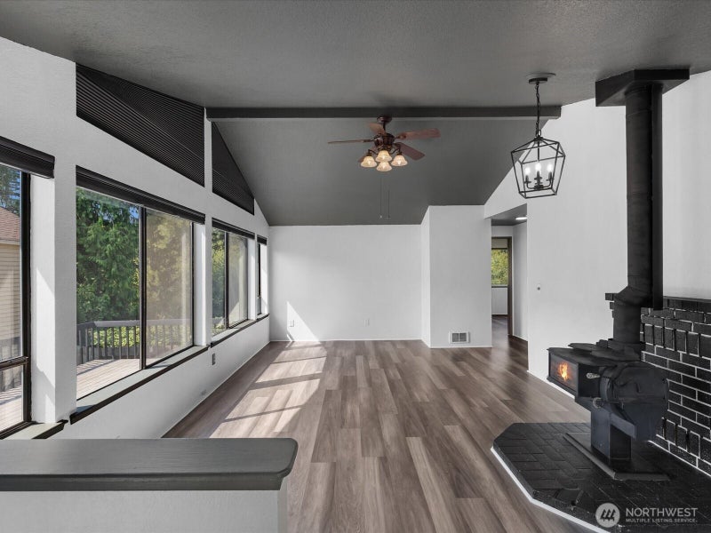 9408 1st Drive SE