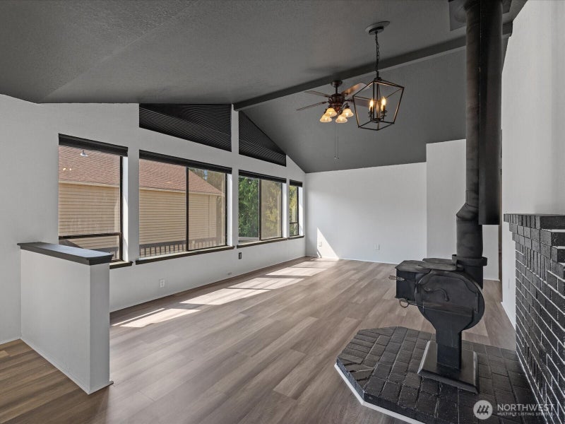 9408 1st Drive SE