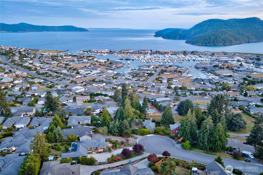 Photo of 3007 Meridian Court, Anacortes, WA 98221 (MLS # 2549944)