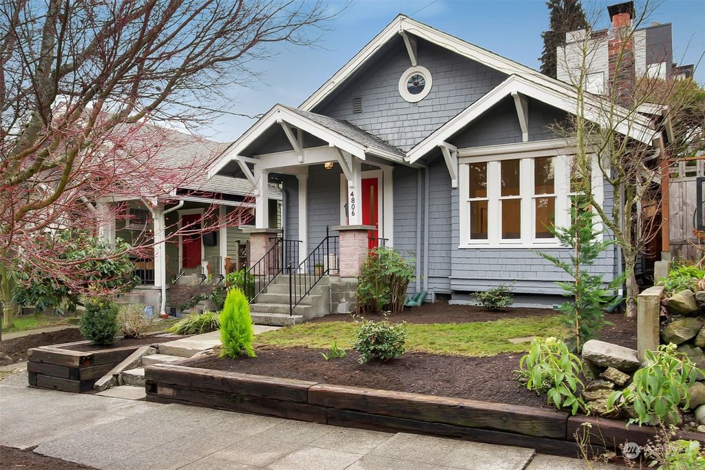 Photo of 4806 Woodlawn Avenue N, Seattle, WA 98103 (MLS # 2320706)