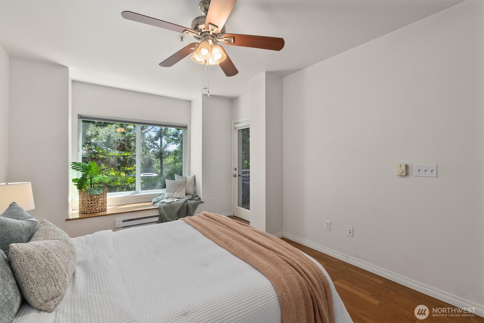 Seattle, Washington 98126, United States, 2 Bedrooms Bedrooms, ,2 BathroomsBathrooms,Residential,Active,168679