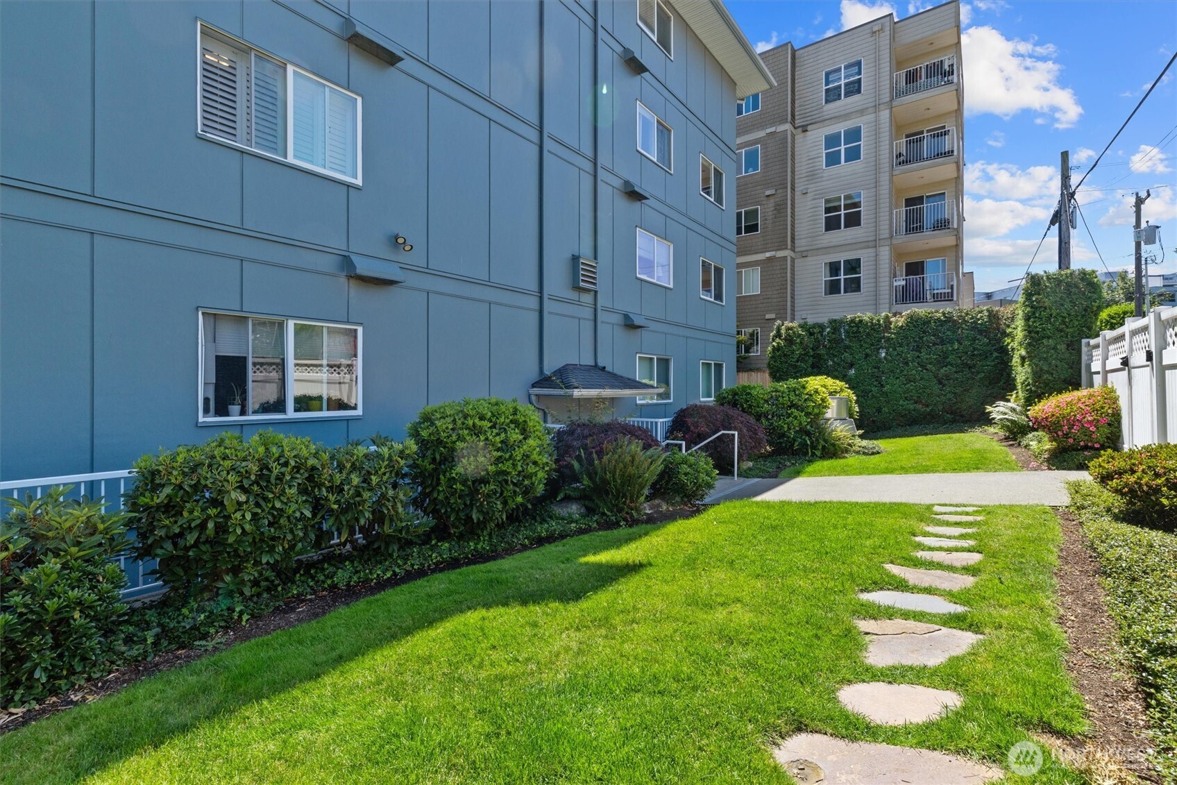 Seattle, Washington 98126, United States, 2 Bedrooms Bedrooms, ,2 BathroomsBathrooms,Residential,Active,168679