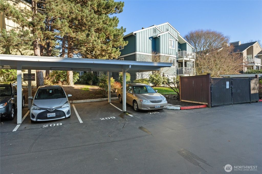 Photo of 300 N 130th Street #5302, Seattle, WA 98133 (MLS # 2480317)