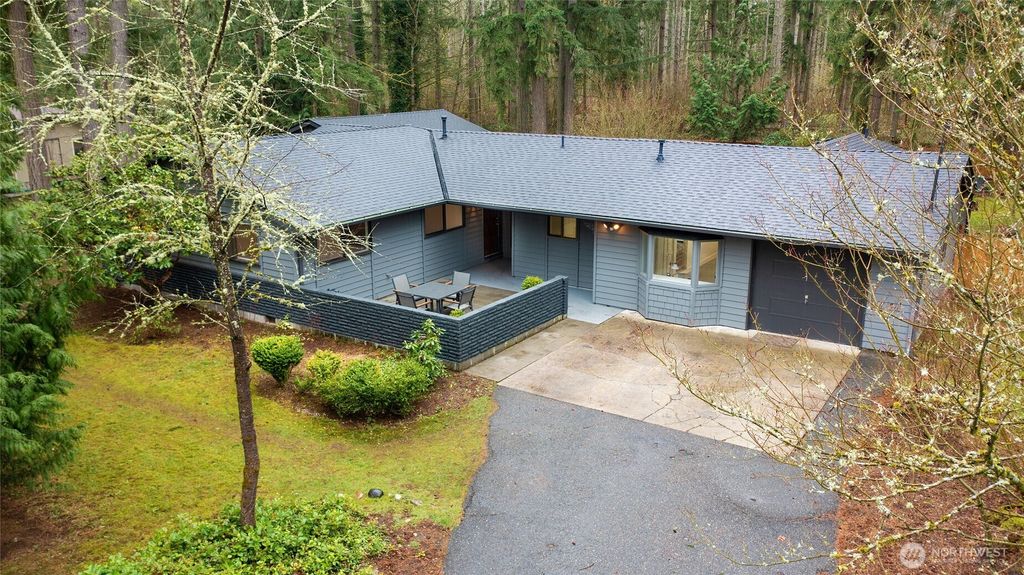 Photo of 24705 SE 31st Place, Sammamish, WA 98075 (MLS # 2475672)