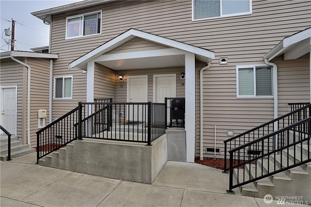 4407 Hoyt Avenue ABCD