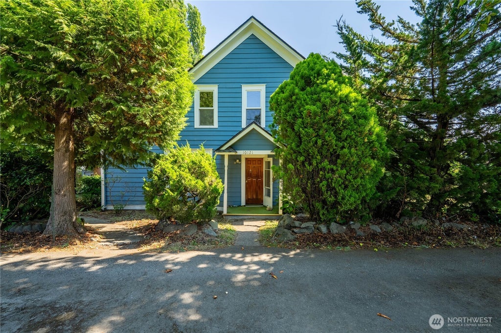 Photo of 10121 67th Avenue NE, Marysville, WA 98270 (MLS # 2571484)
