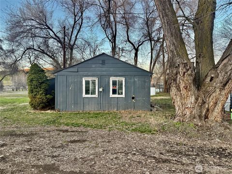 Photo of 315 Preston Avenue, Waitsburg, WA 99361 (MLS # 2475476)