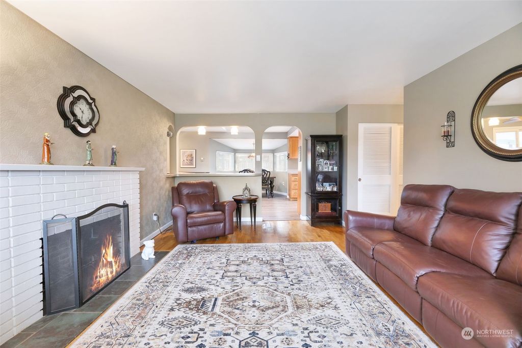 Photo of 6211 185th Place SW, Lynnwood, WA 98037 (MLS # 2194433)