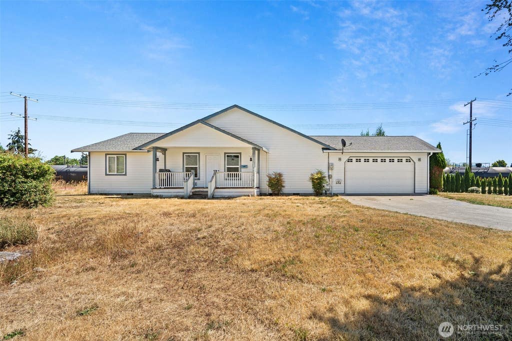 Photo of 955 Orton Street, Centralia, WA 98531 (MLS # 2555539)