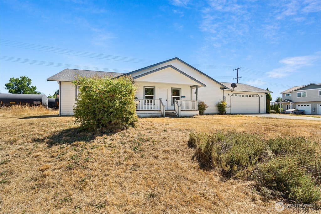 Photo of 955 Orton Street, Centralia, WA 98531 (MLS # 2555539)