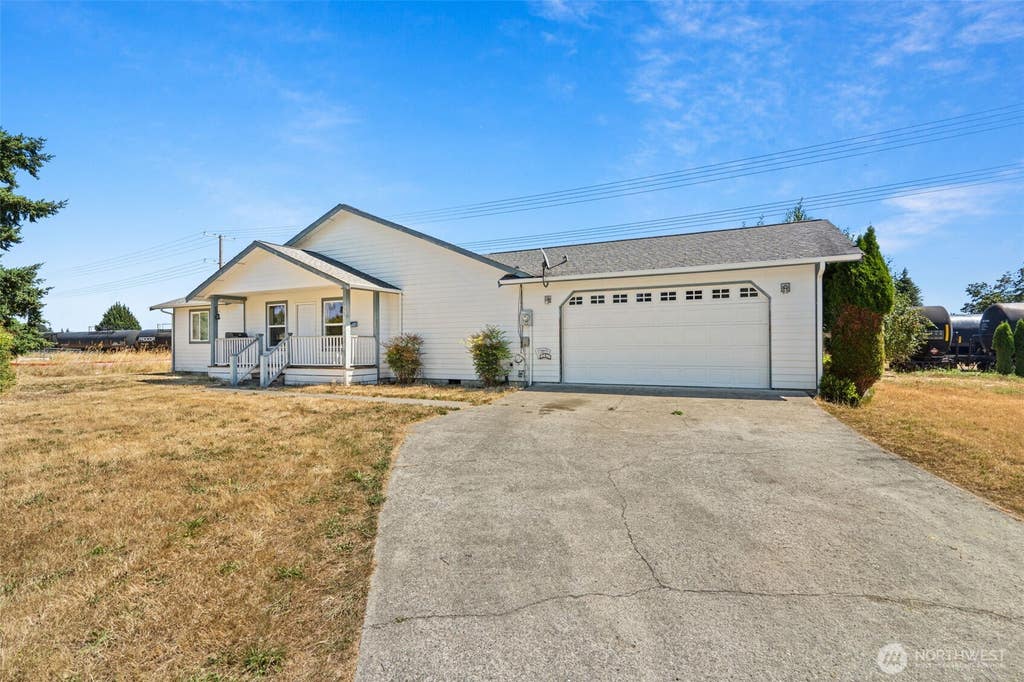 Photo of 955 Orton Street, Centralia, WA 98531 (MLS # 2555539)