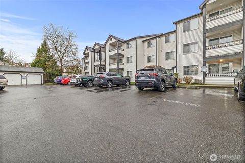 Photo of 10824 SE 170th Street #B103, Renton, WA 98055 (MLS # 2491706)