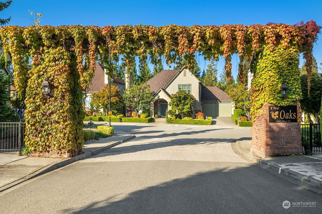 Photo of 6682 127th Place SE, Bellevue, WA 98006 (MLS # 2163856)