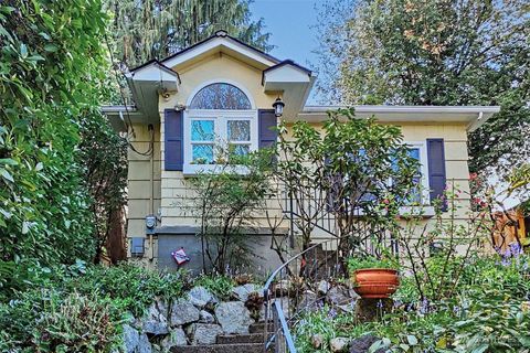 Photo of 2517 E Miller Street, Seattle, WA 98112 (MLS # 2505641)