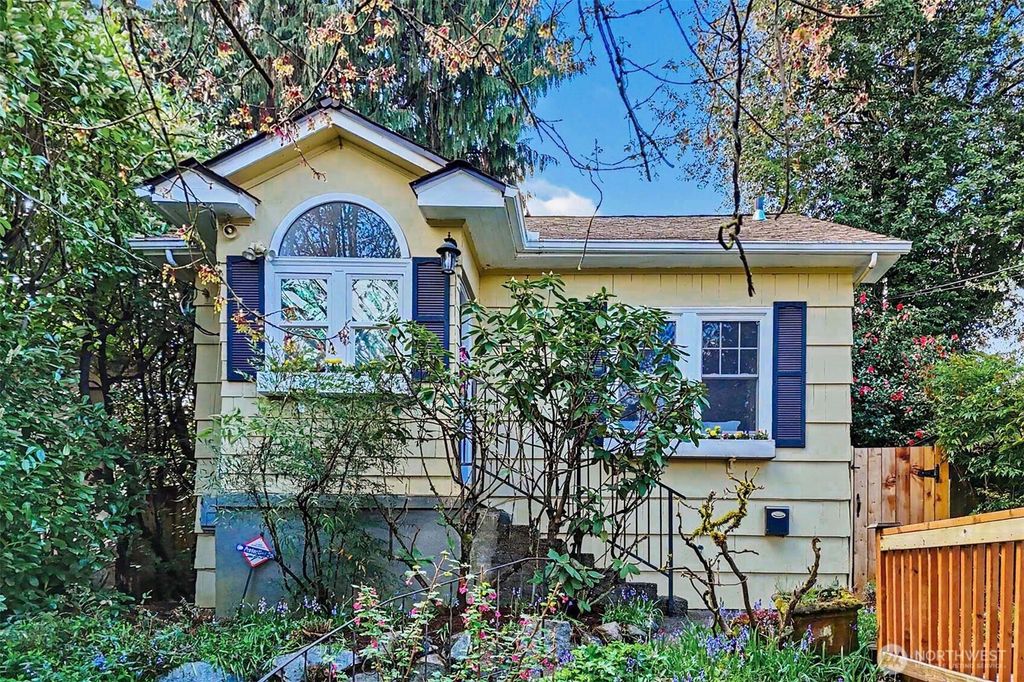 Photo of 2517 E Miller Street, Seattle, WA 98112 (MLS # 2505641)