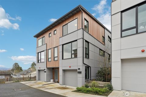 8638 39th Avenue S Seattle WA 98118