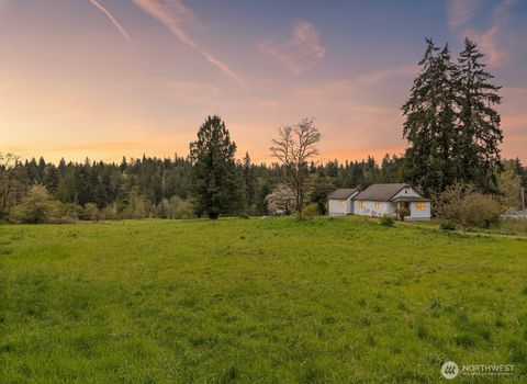 Photo of 12106 County Line Road E, Puyallup, WA 98372 (MLS # 2513221)