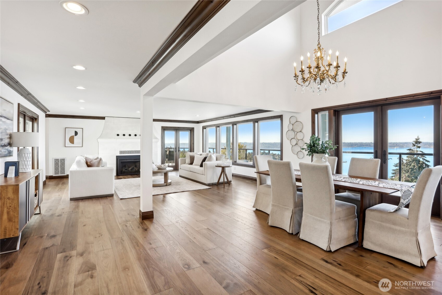 6106 Panorama Drive NE