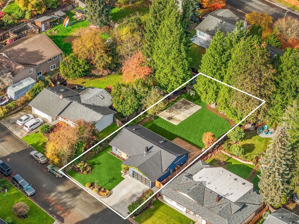 Photo of 9910 NE 140th Street, Kirkland, WA 98034 (MLS # 2315902)