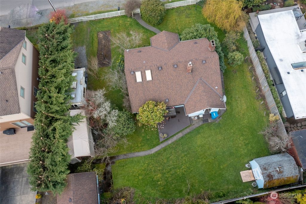 Photo of 3038 61st Avenue SE, Mercer Island, WA 98040 (MLS # 2027557)