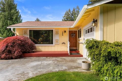 Photo of 1344 NE Franklin Avenue, Bremerton, WA 98311 (MLS # 2523855)