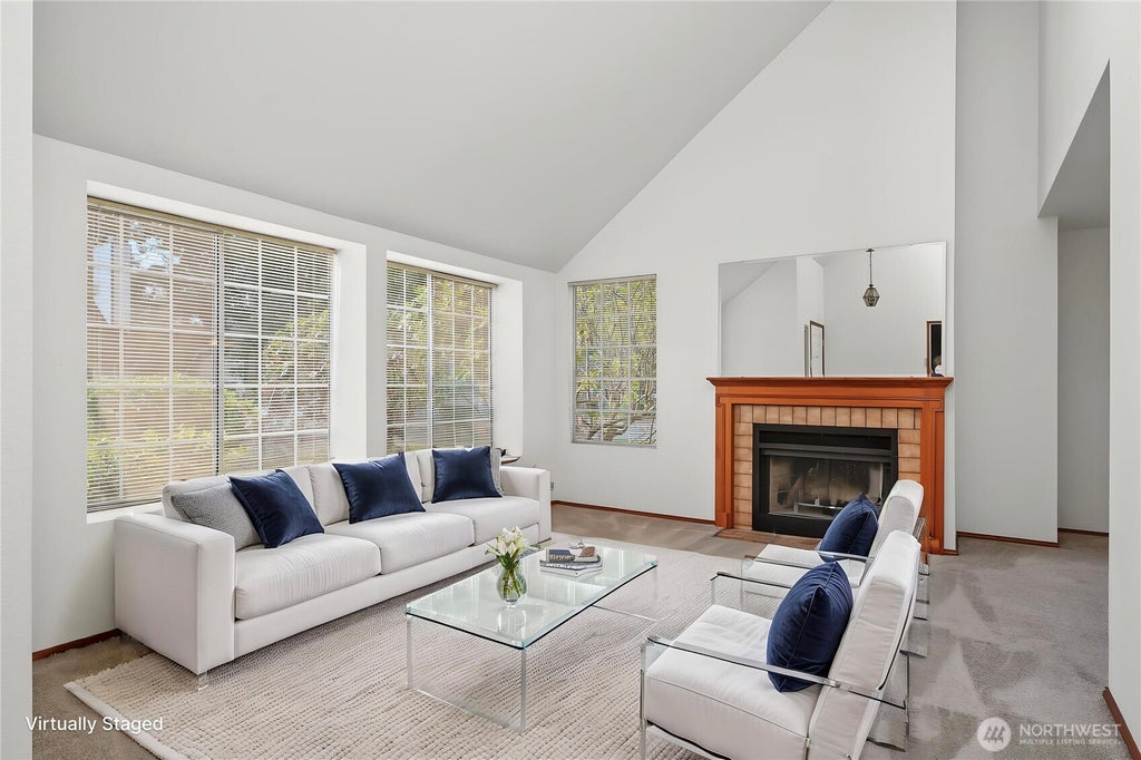 Photo of 422 S 329th Lane, Federal Way, WA 98003 (MLS # 2582273)
