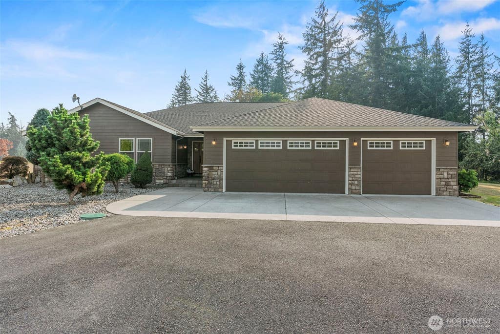 Photo of 503 Cemetery Road, Kalama, WA 98625 (MLS # 2568446)