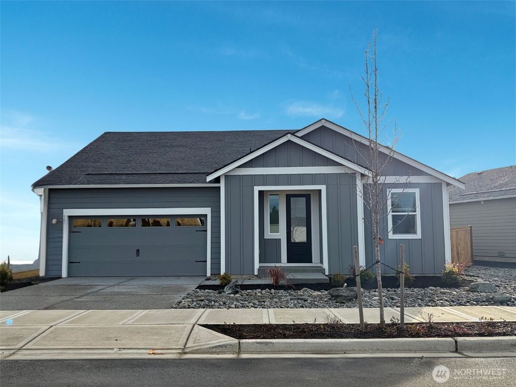 Photo of 1024 Royal Velvet Drive, Sequim, WA 98382 (MLS # 2478911)