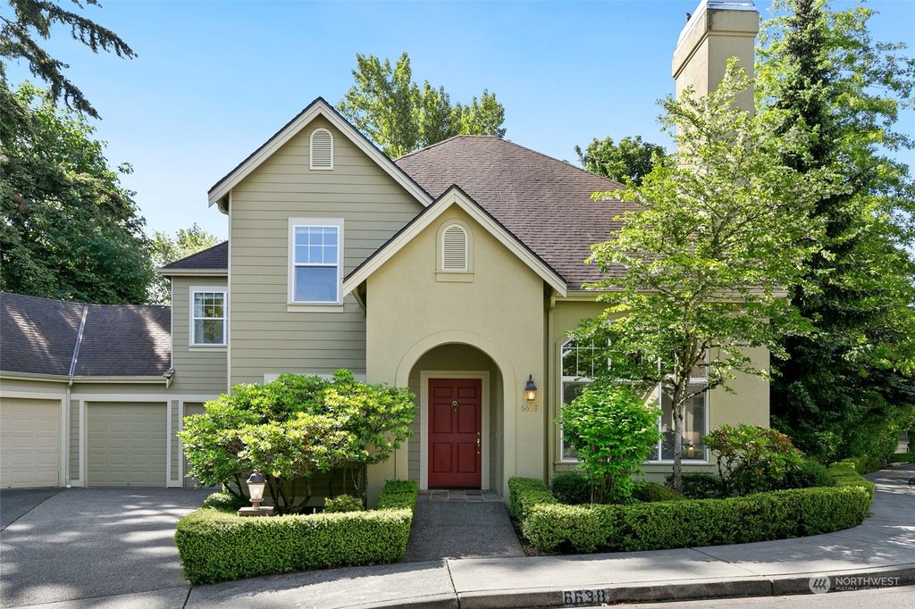 Photo of 6638 127th Place SE, Bellevue, WA 98006 (MLS # 2246480)