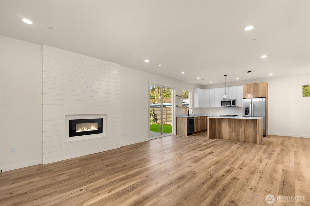 Photo of 116 4th Avenue S, Algona, WA 98001 (MLS # 2427976)