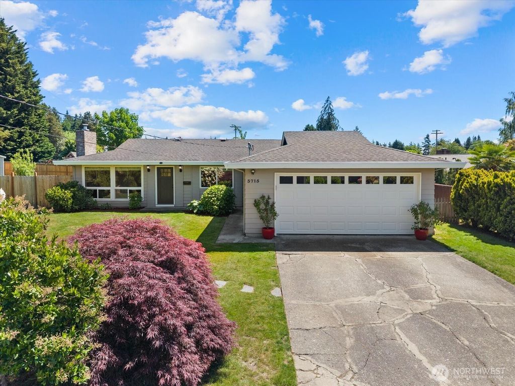 Photo of 3715 NE 10th Court, Renton, WA 98056 (MLS # 2528944)