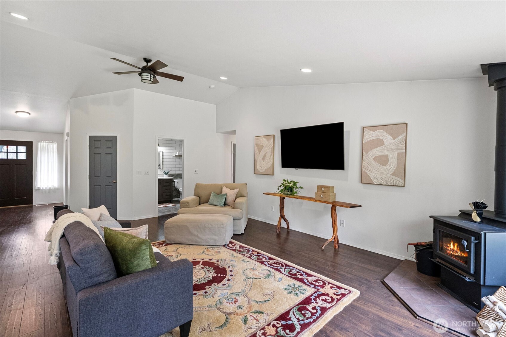 600 Toonerville Drive NE