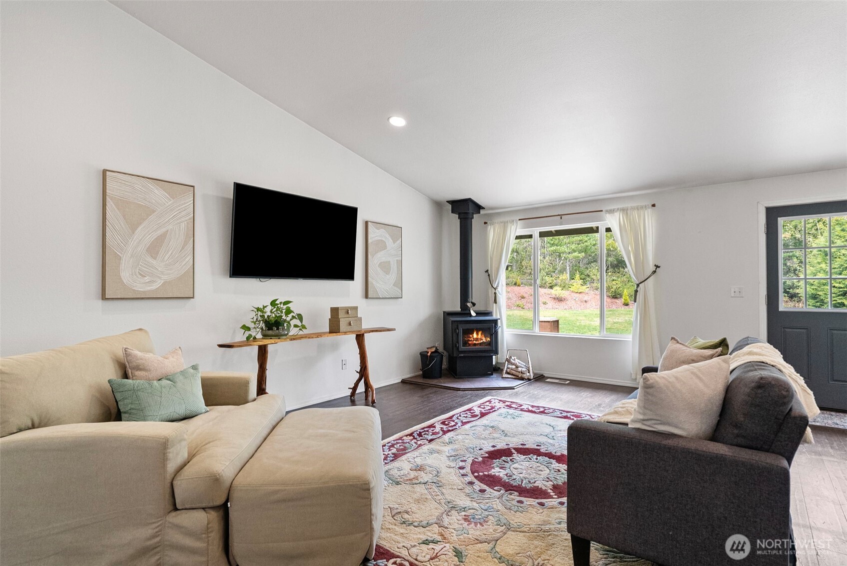 600 Toonerville Drive NE