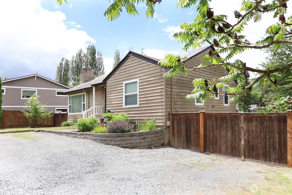 Photo of 16208 48th Avenue W, Edmonds, WA 98026 (MLS # 2537685)