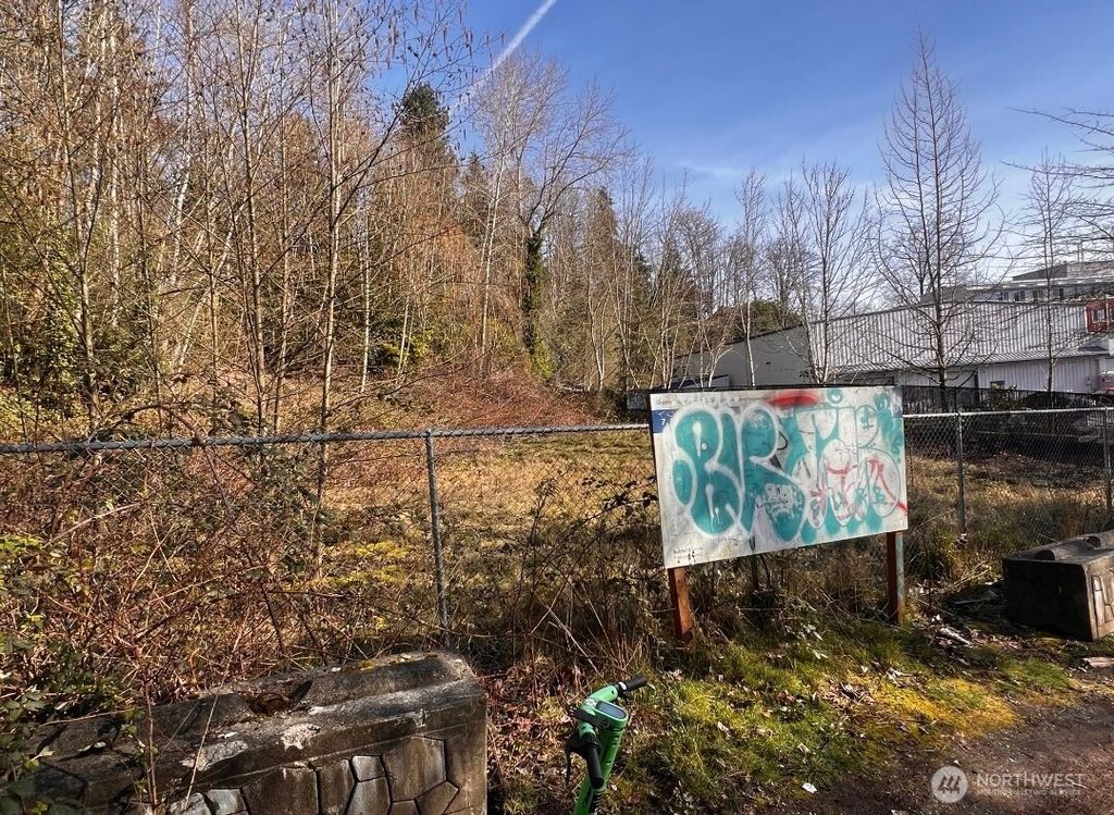 Photo of 2304 NE 100th St St, Seattle, WA 98125 (MLS # 2490928)