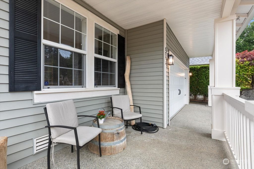 Photo of 9223 NE 174th Place, Bothell, WA 98011 (MLS # 2143675)