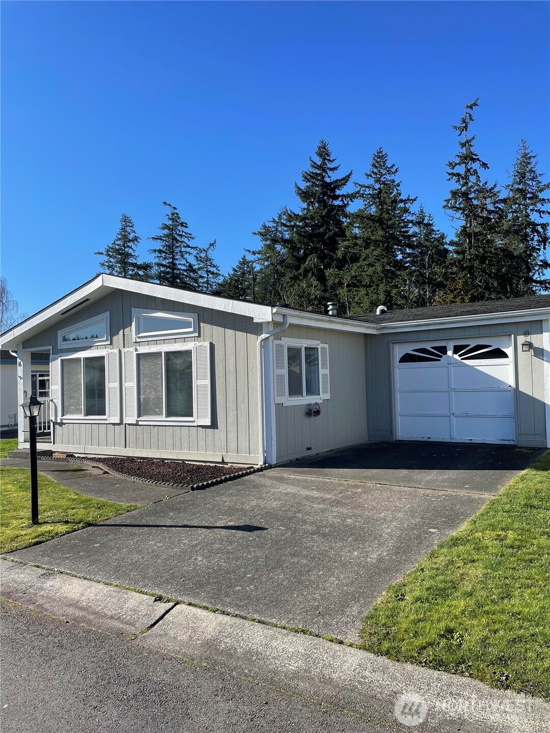 2610 E Section Street 16