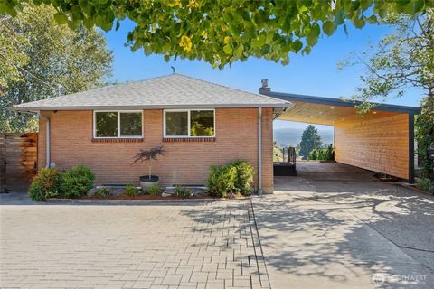 Photo of 8324 Beacon Avenue S, Seattle, WA 98118 (MLS # 2416561)