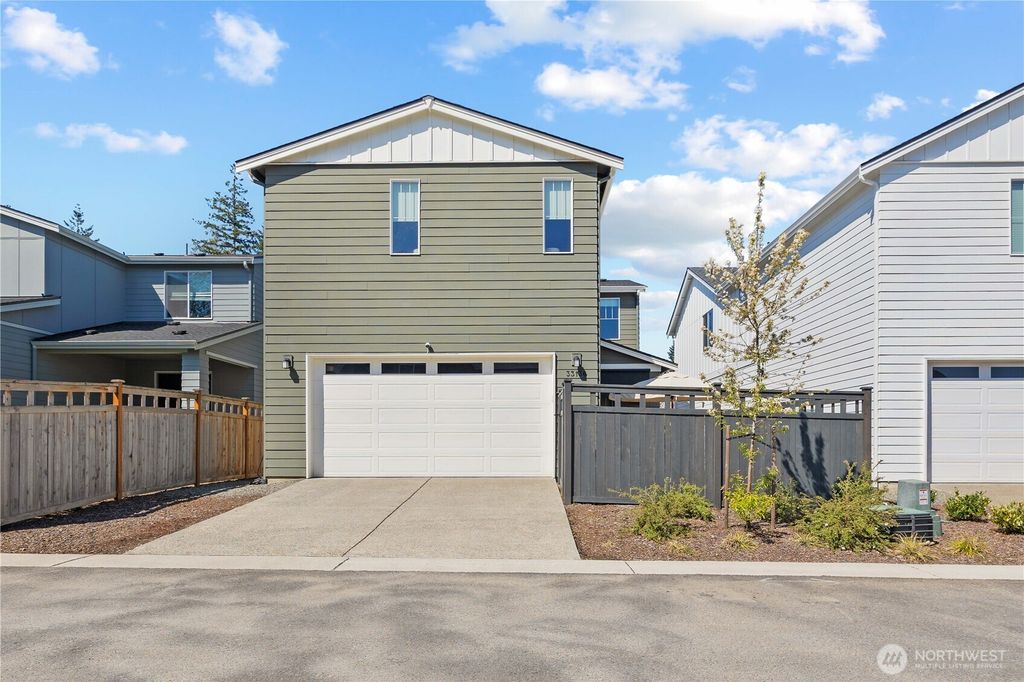 Photo of 33136 Holly Avenue SE, Black Diamond, WA 98010 (MLS # 2515523)