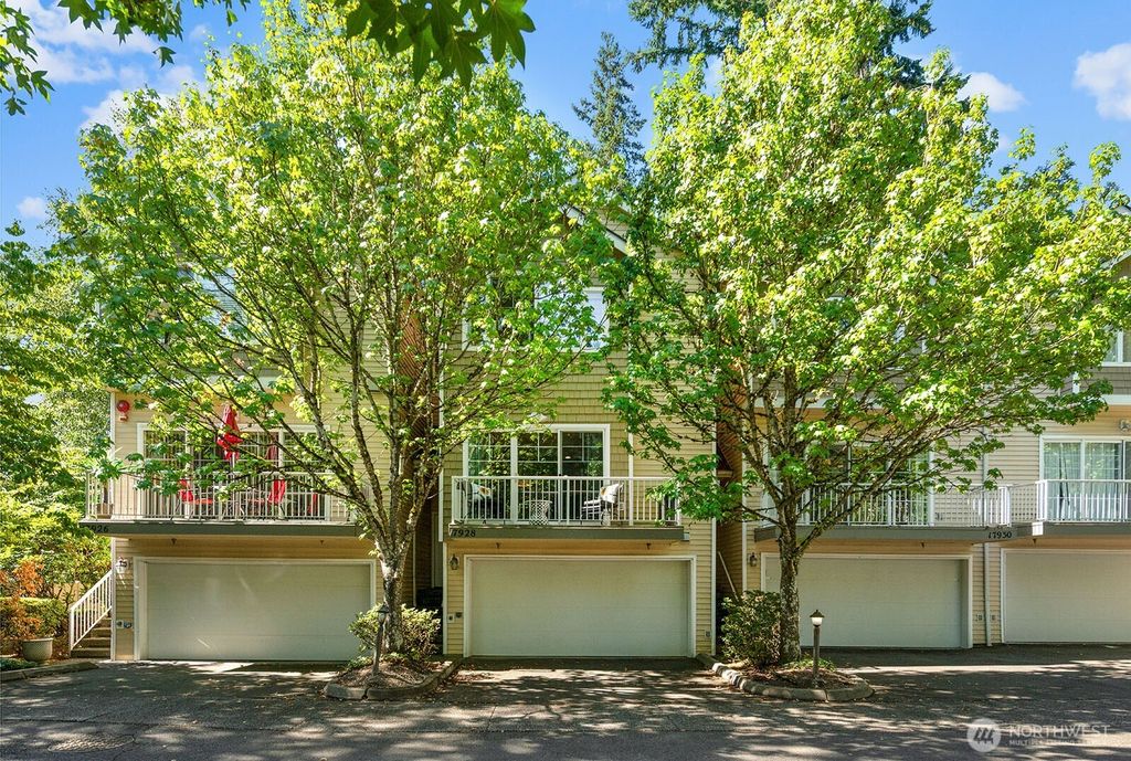 Photo of 17928 NE 90th Street, Redmond, WA 98052 (MLS # 2435624)