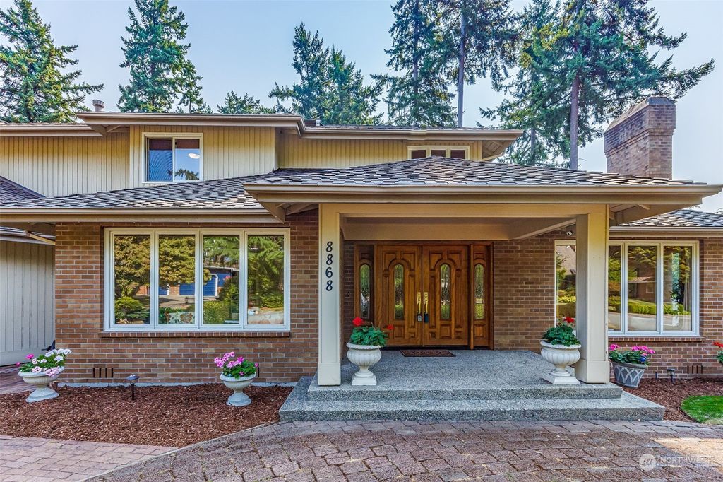 Photo of 8868 SE 74th Place, Mercer Island, WA 98040 (MLS # 2152678)