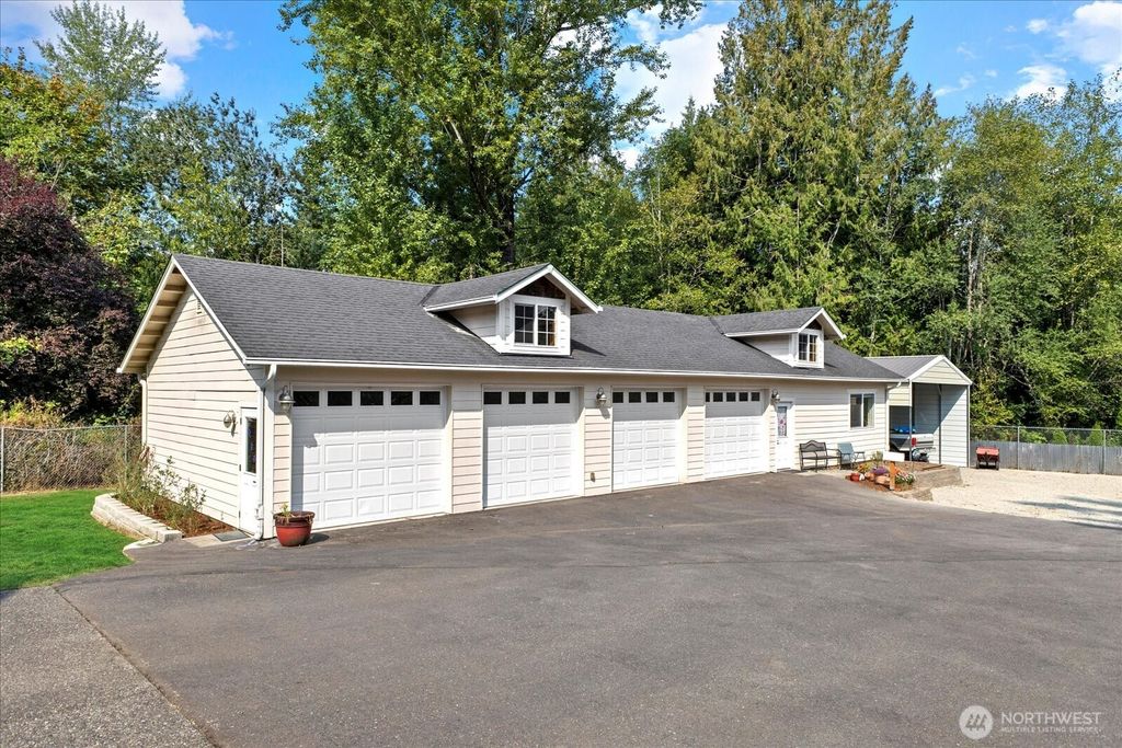 Photo of 22005 260th Avenue SE, Maple Valley, WA 98038 (MLS # 2431039)