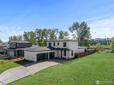 2040 S River Road Kelso WA 98626