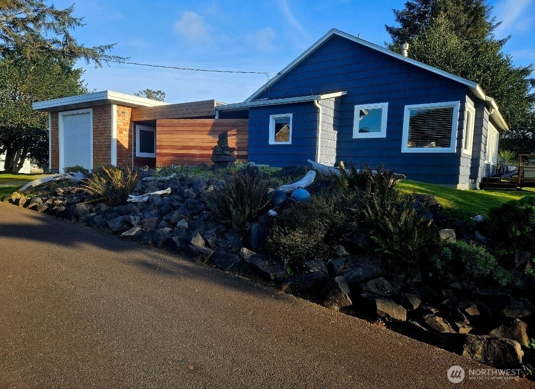 211 NW 25th Street