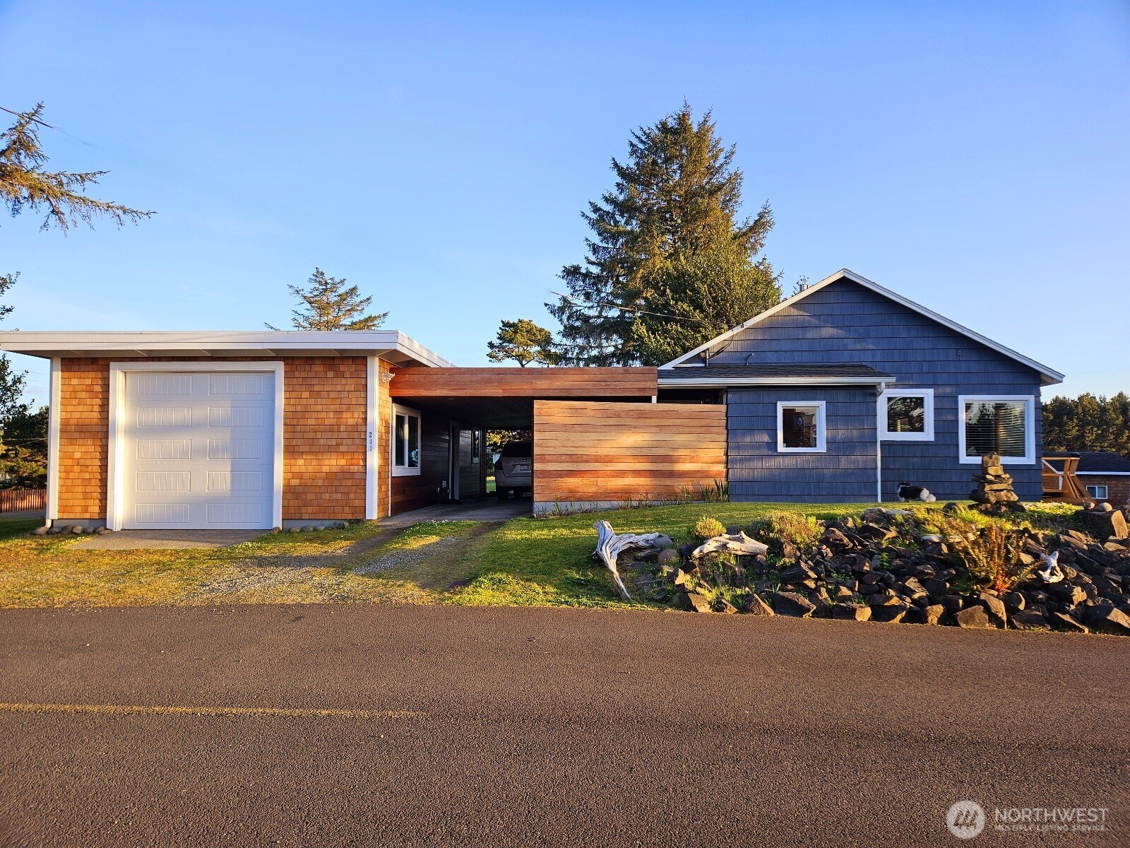 211 NW 25th Street